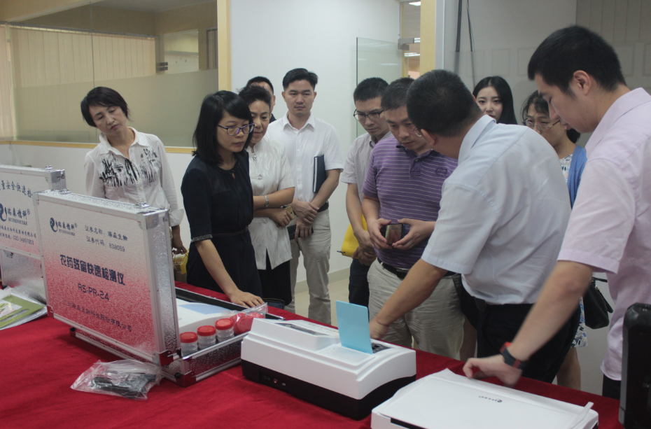 佛山市南海區(qū)食品藥品監(jiān)督管理局領(lǐng)導(dǎo)一行蒞臨我司調(diào)研